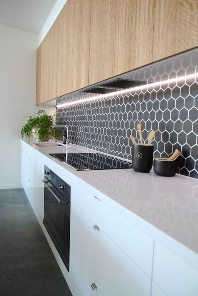 Peel and Stick Backsplash Ideas That Make a Rental Kitchen Look Expensive