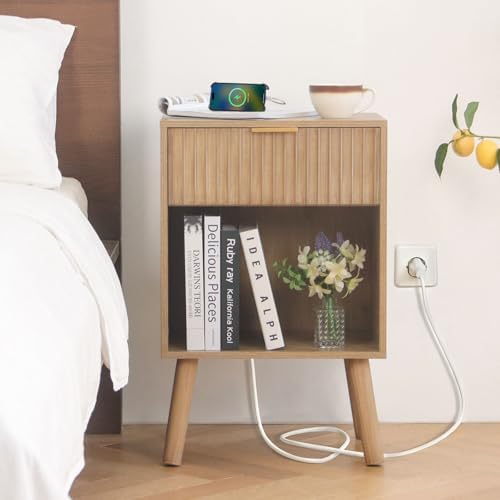 Fultyle Wood Nightstand with Charging Station, Fluted Bedside Table by Fultyle