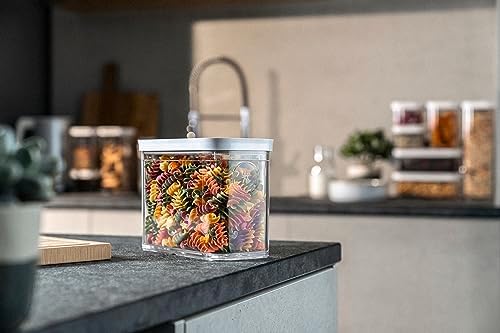 Zwilling FRESH & SAVE CUBE Box, size 2M, modular & stackable container, airtight & vacuumable storage, dishwasher friendly, transparent - Image 4